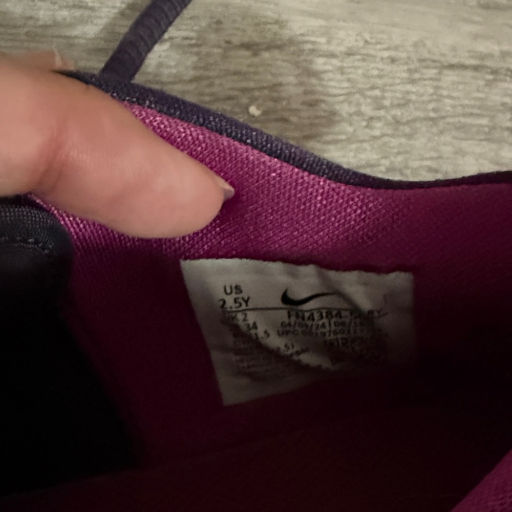Girls purple ISOFLY Nike sneakers - Picture 4 of 4